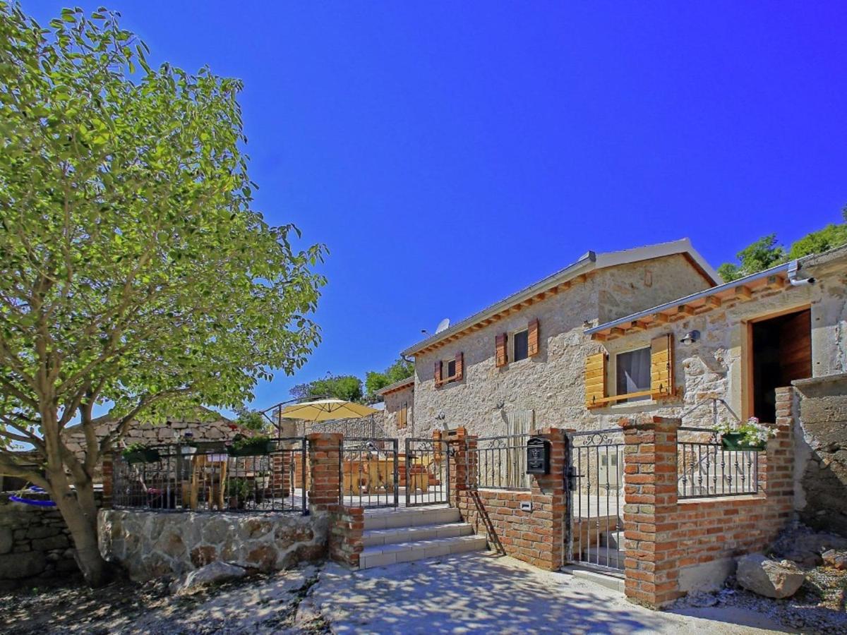 Lovely Holiday Home In Starigrad Exterior foto